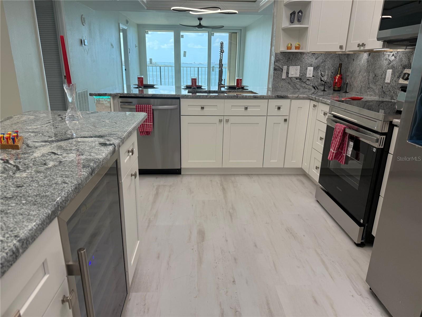 MARINA TOWER A CONDO - Residential