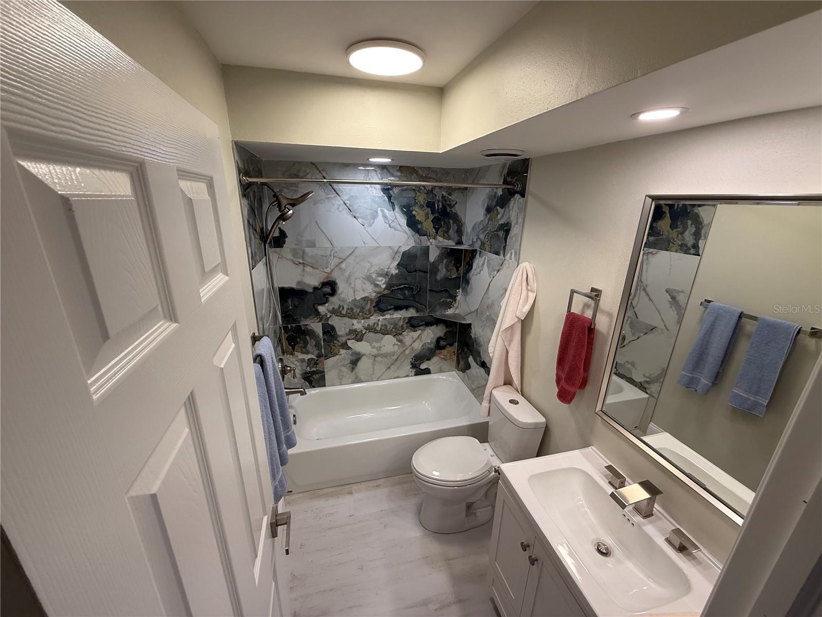 MARINA TOWER A CONDO - Residential