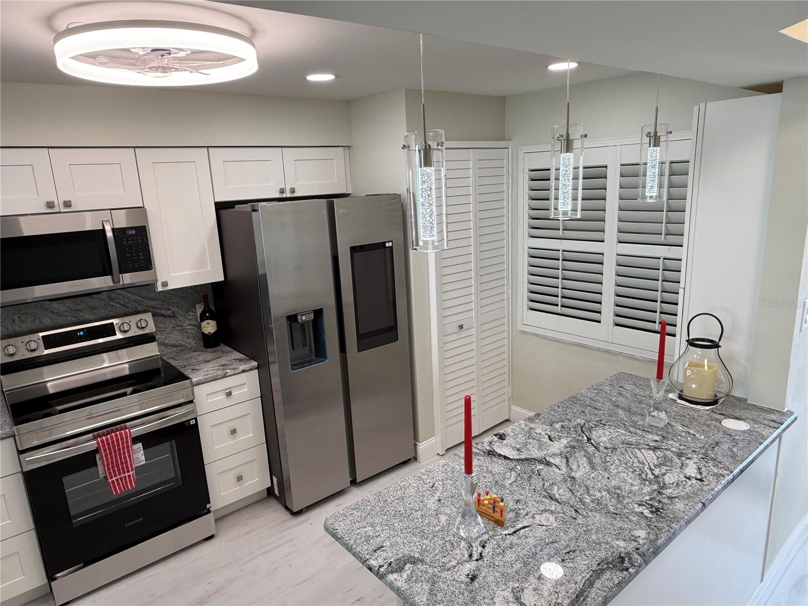 MARINA TOWER A CONDO - Residential