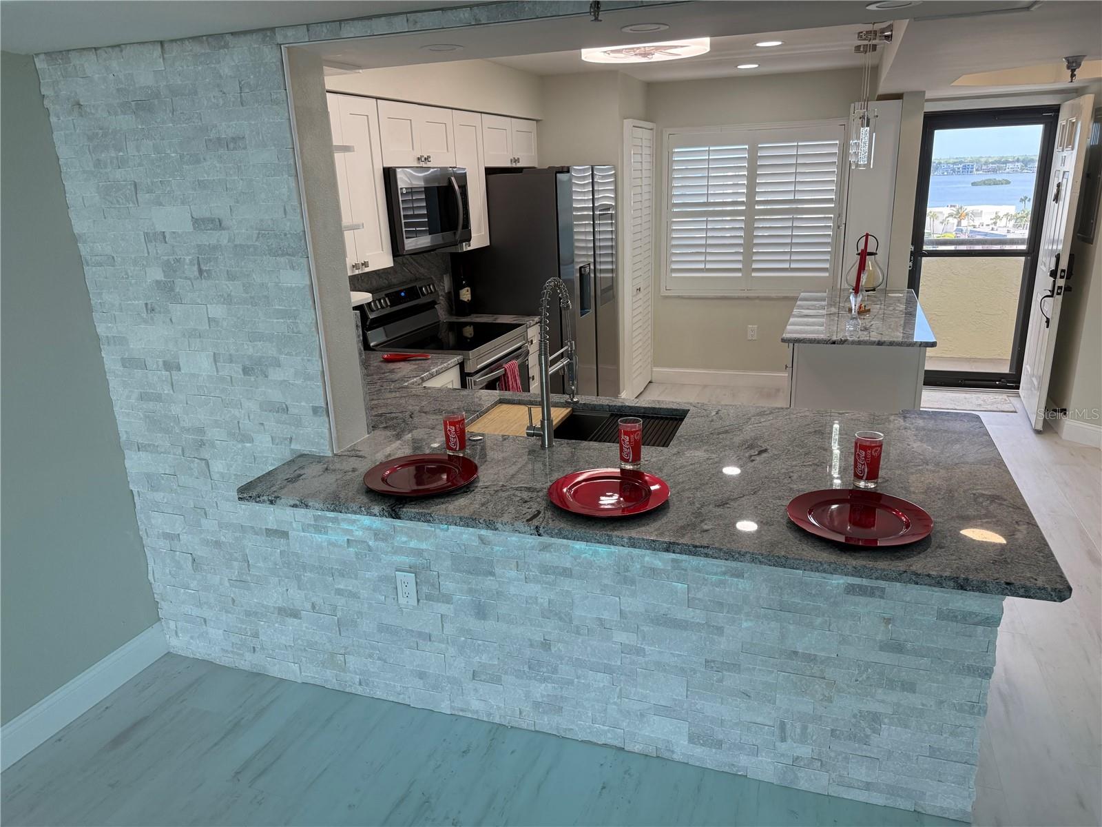 MARINA TOWER A CONDO - Residential