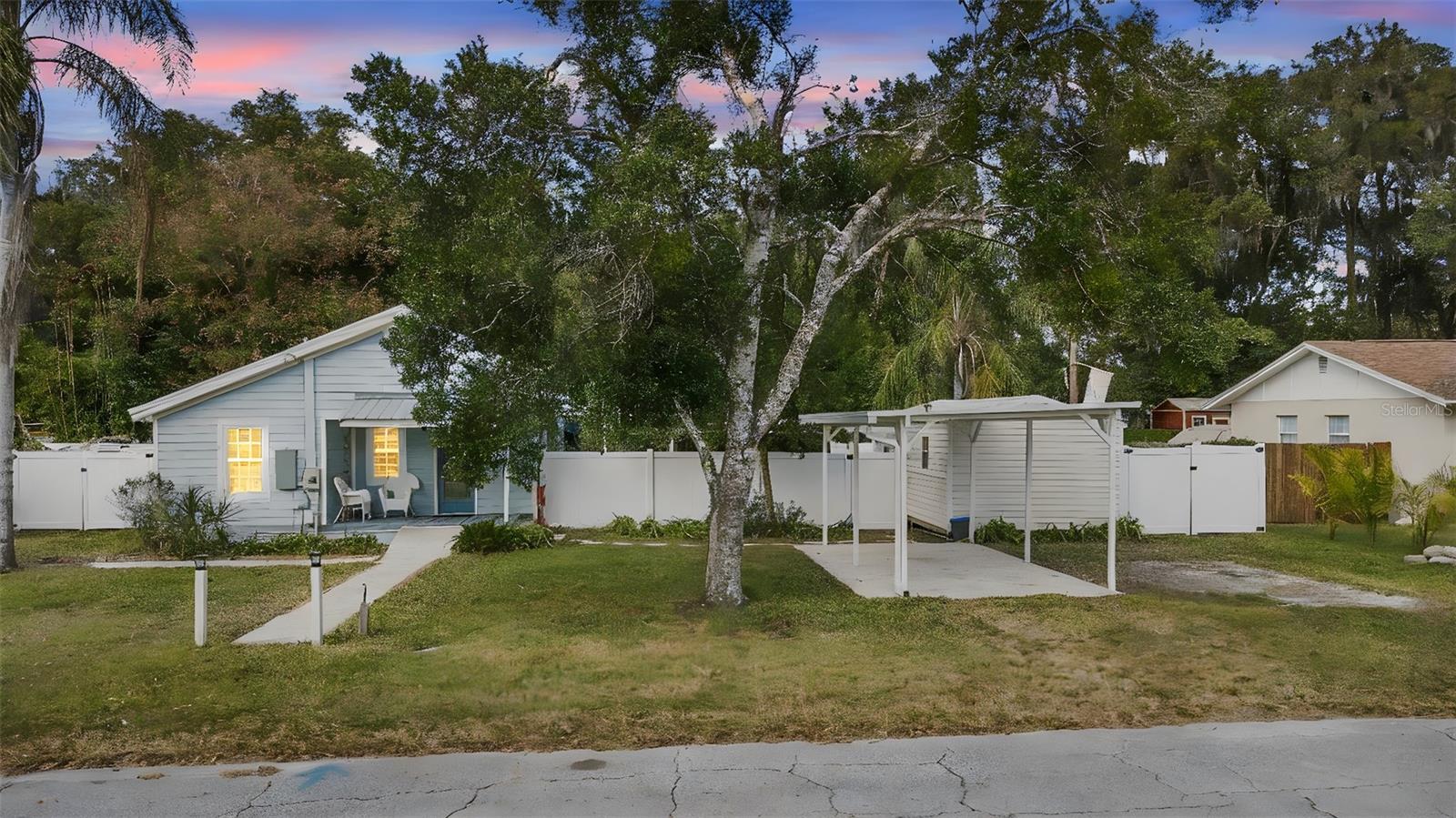 274 W WASHINGTON AVENUE