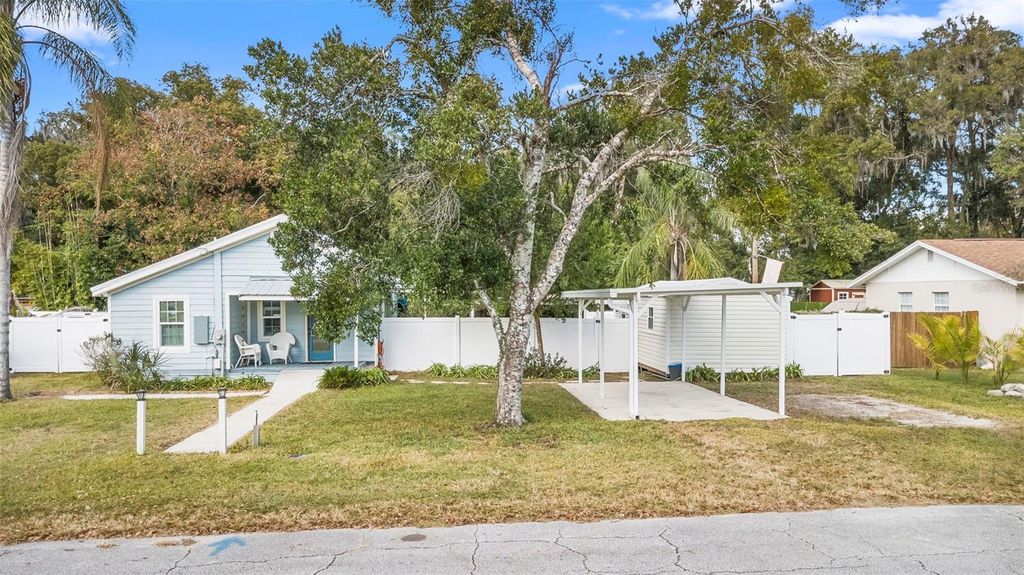 Photo of 274 W Washington Avenue, Lake Helen, FL 32744 (MLS # V4946314)