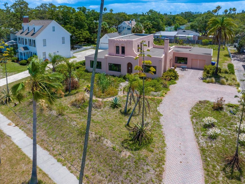 Photo of 43 Edgewater Drive, Dunedin, FL 34698 (MLS # TB8395344)