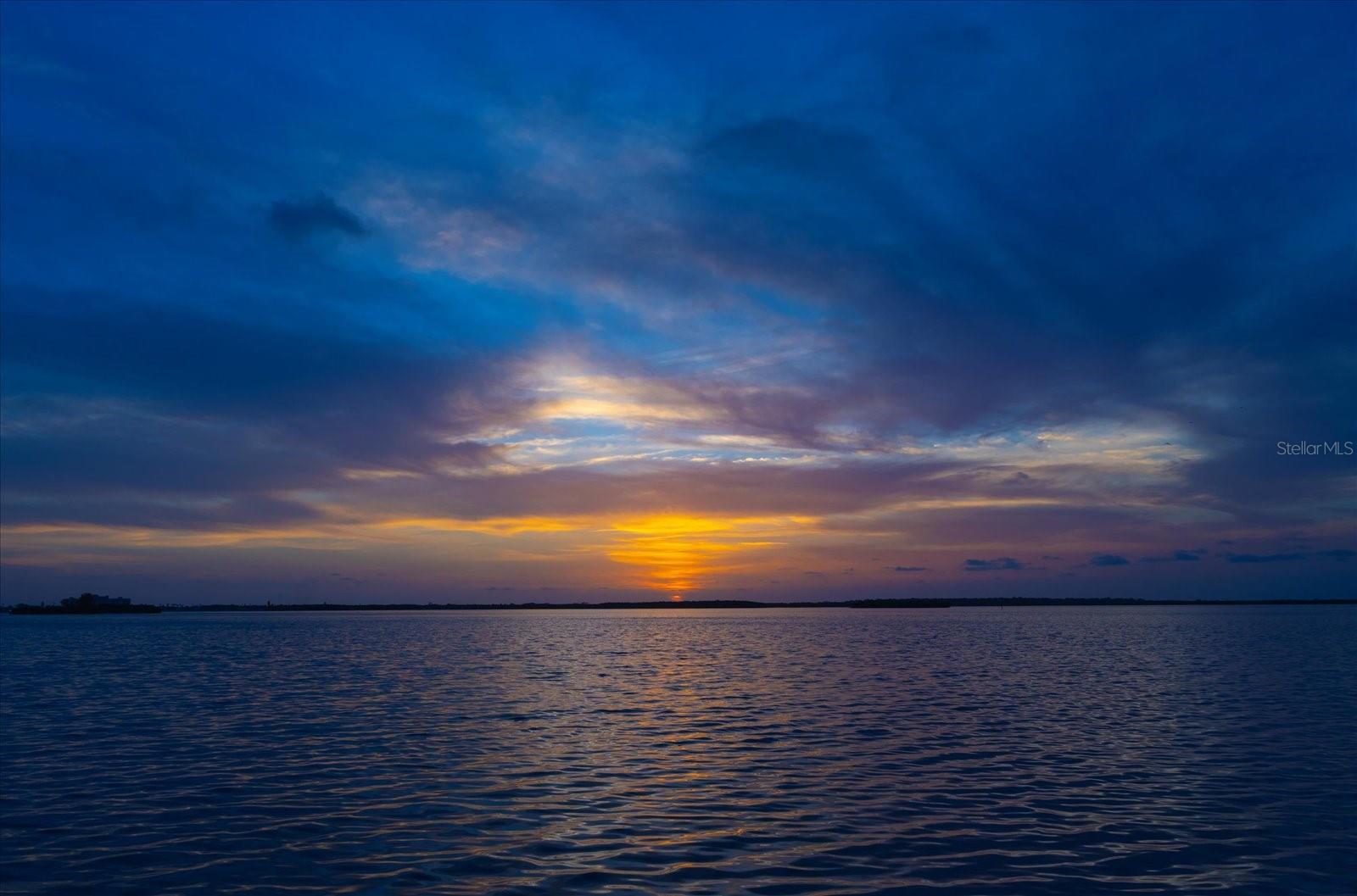 SUNSET BEAUTIFUL - Residential