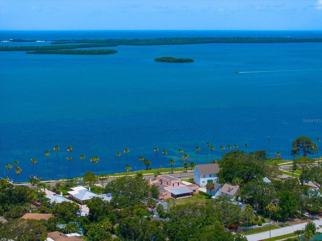 Photo of 43 Edgewater Drive, Dunedin, FL 34698 (MLS # TB8395344)