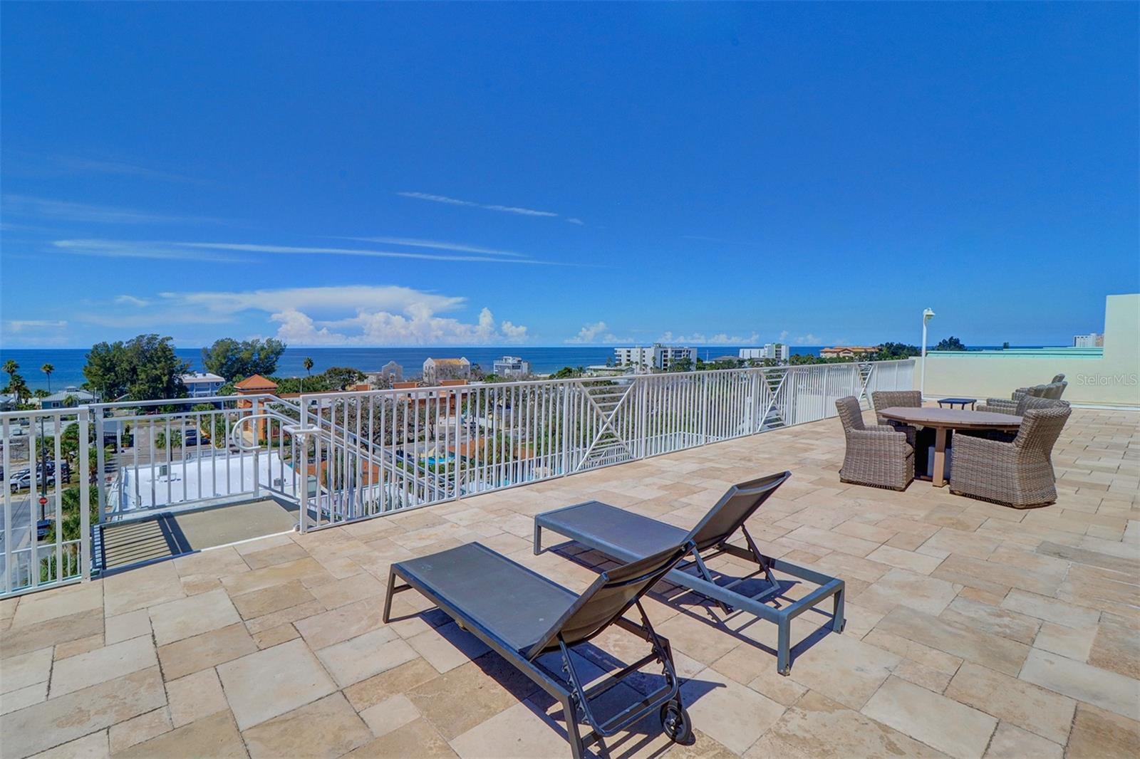 HARBOURSIDE AT MARKER 33 VACATION CONDO - Residential