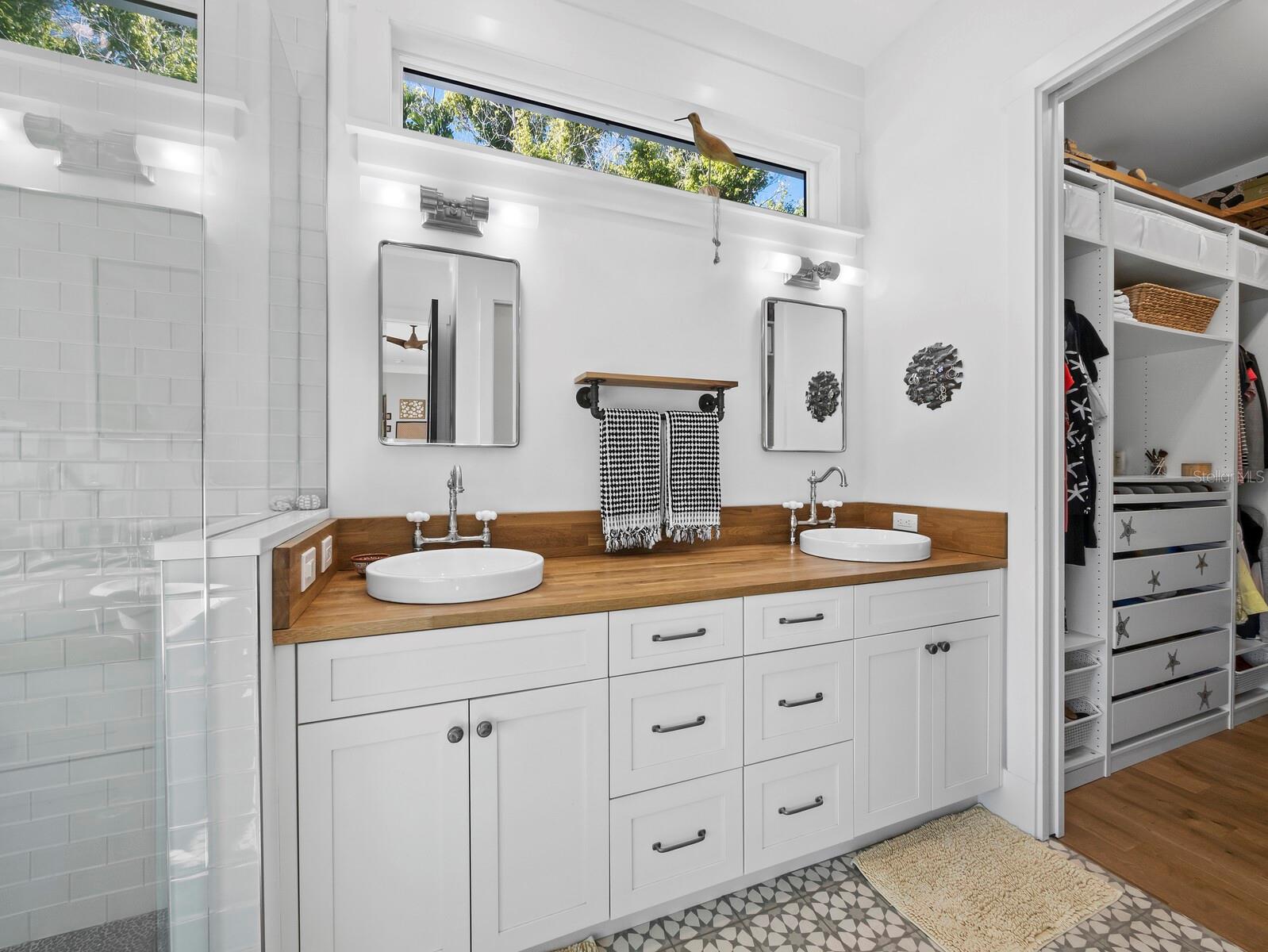 LONGBOAT KEY - Residential