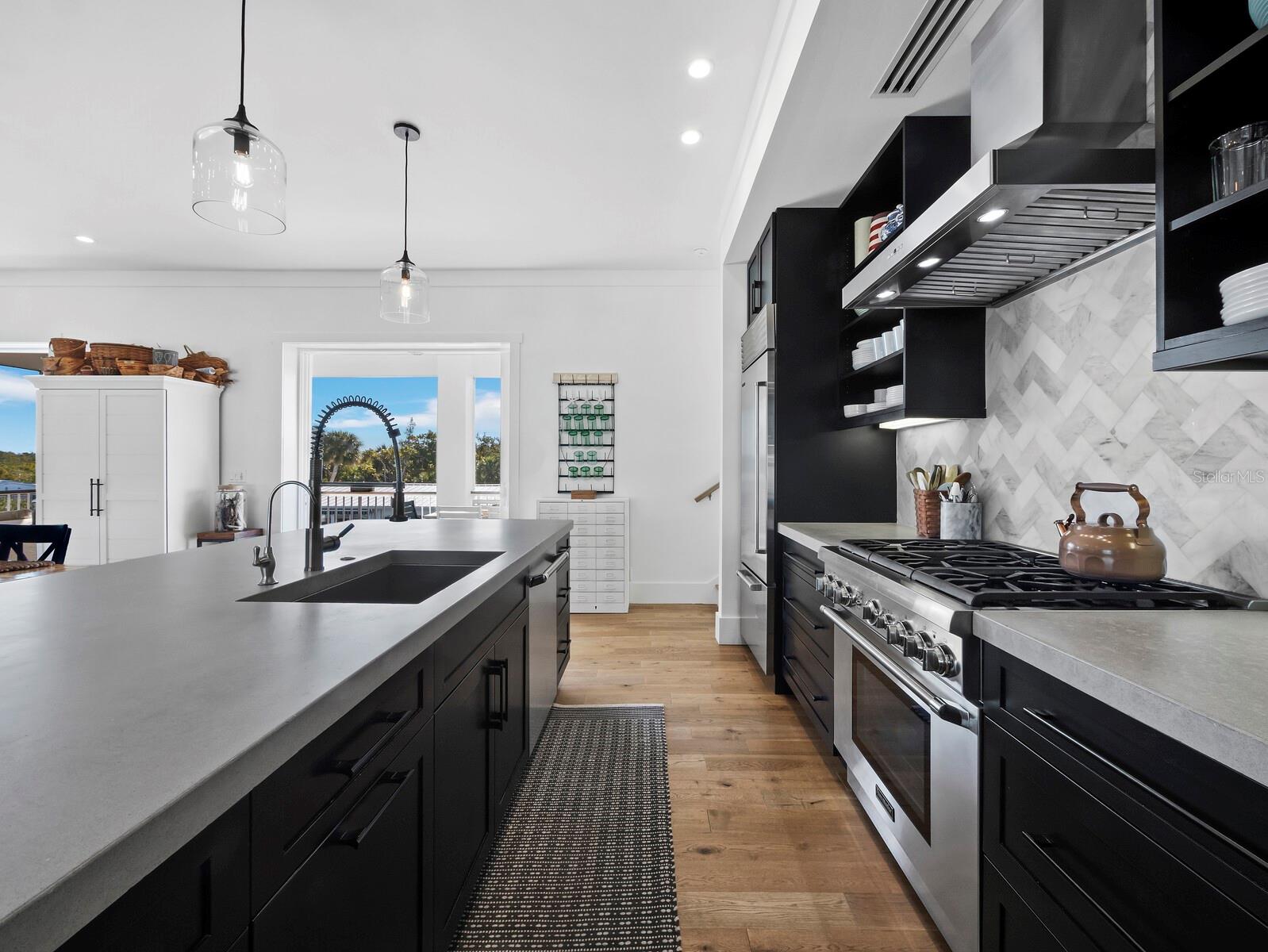 LONGBOAT KEY - Residential