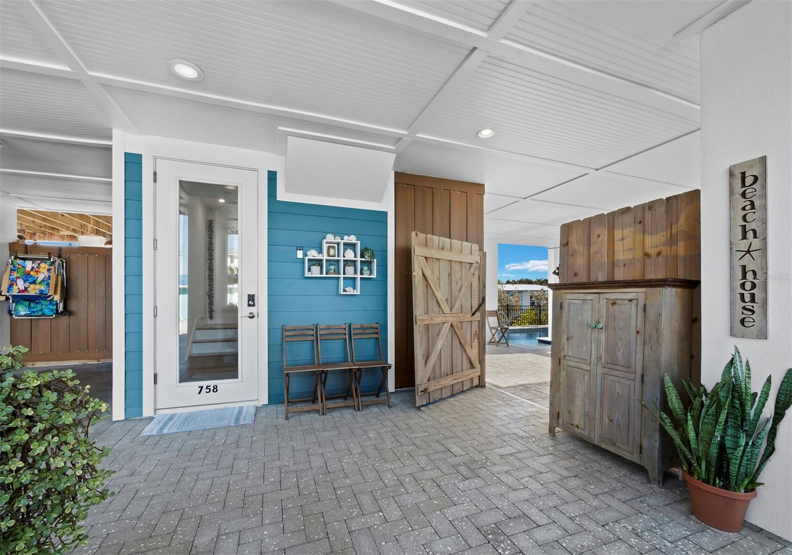 758 SAINT JUDES DRIVE N