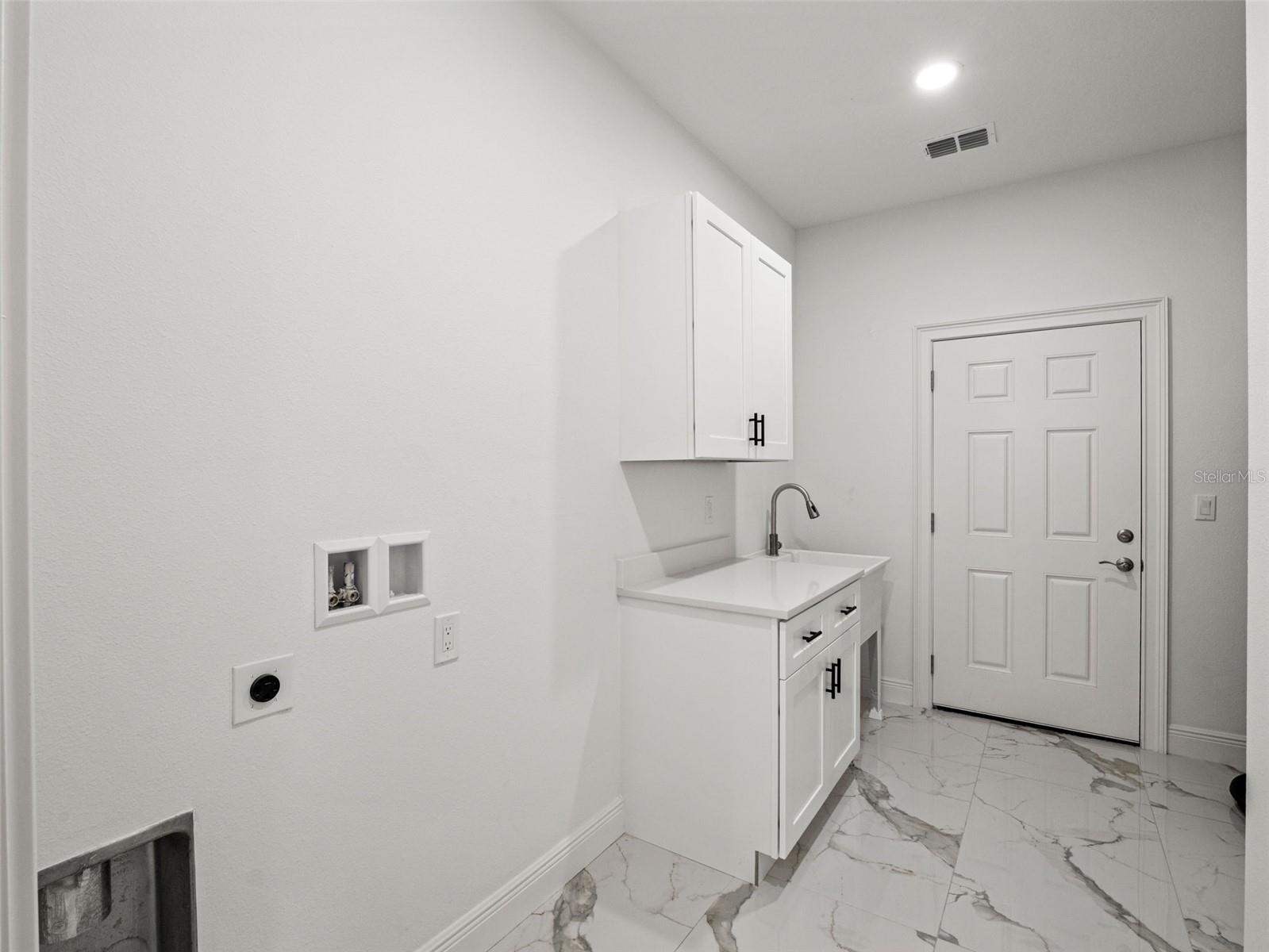 ROYAL TRAILS UNIT 01 - Residential