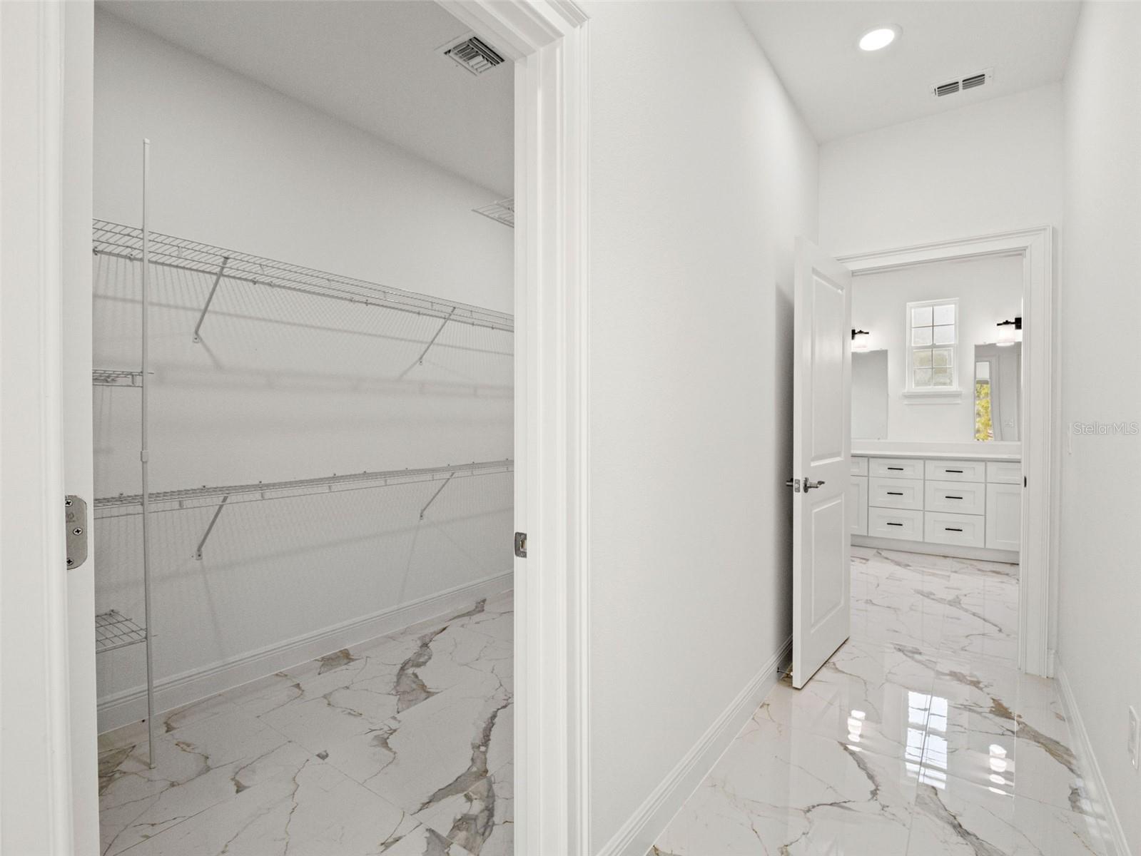 ROYAL TRAILS UNIT 01 - Residential