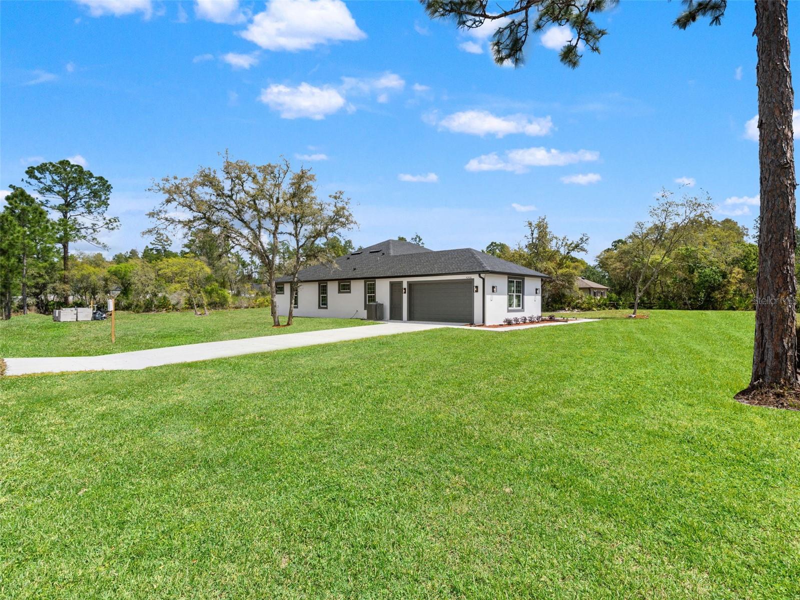 ROYAL TRAILS UNIT 01 - Residential