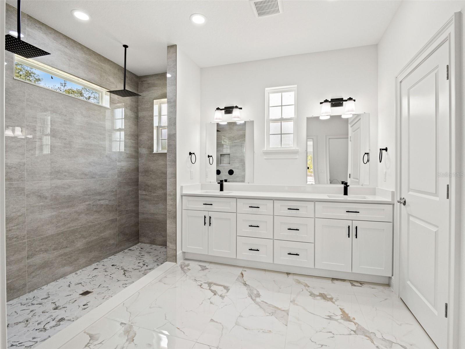 ROYAL TRAILS UNIT 01 - Residential