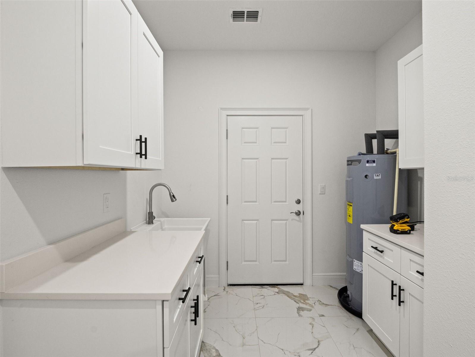 ROYAL TRAILS UNIT 01 - Residential