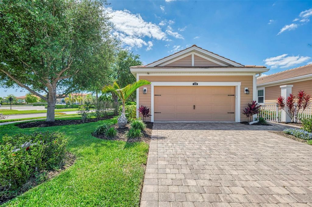 Photo of 11789 Tapestry Lane, Venice, FL 34293 (MLS # A4690108)