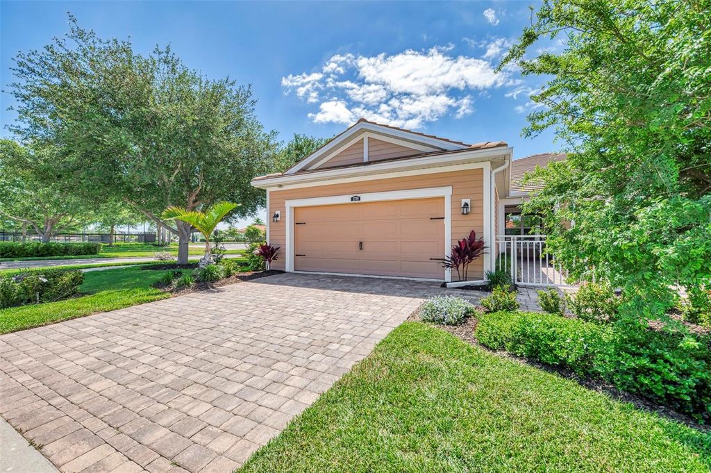 Photo of 11789 Tapestry Lane, Venice, FL 34293 (MLS # A4690108)