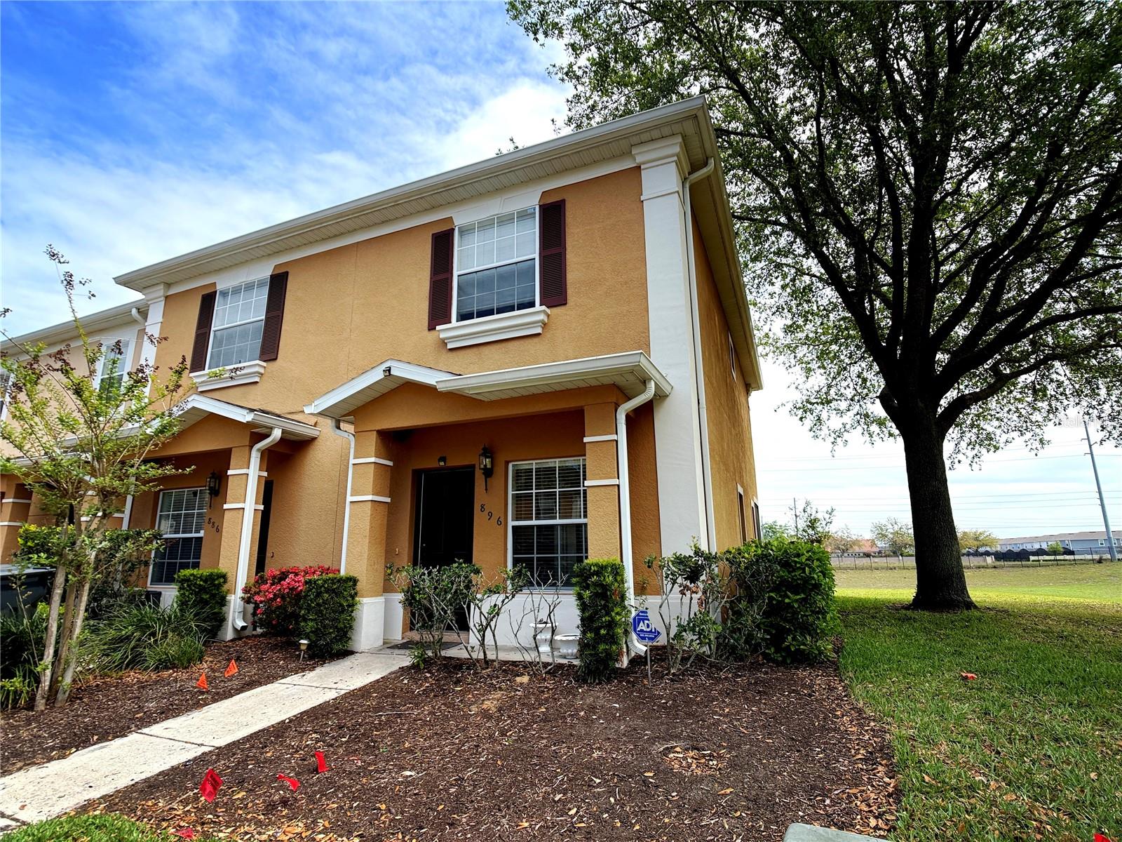 TOWNS LEGACY PARK - Residential Lease