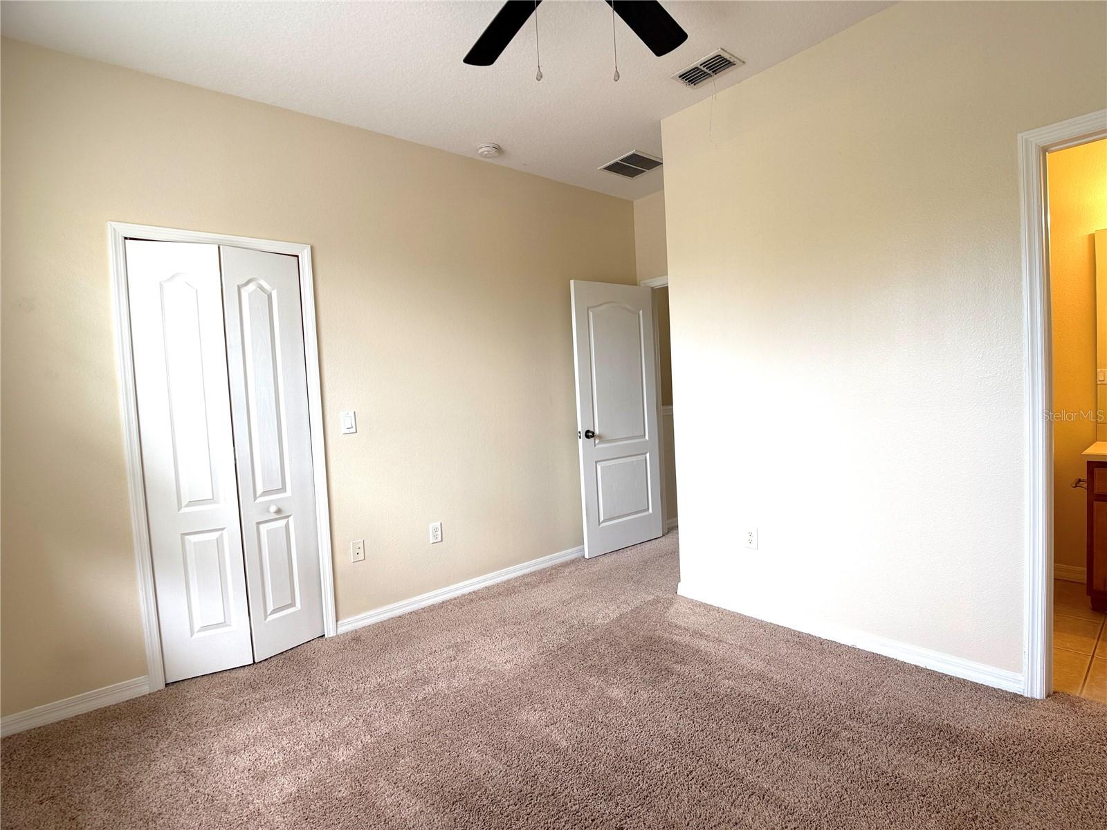 TOWNS LEGACY PARK - Residential Lease