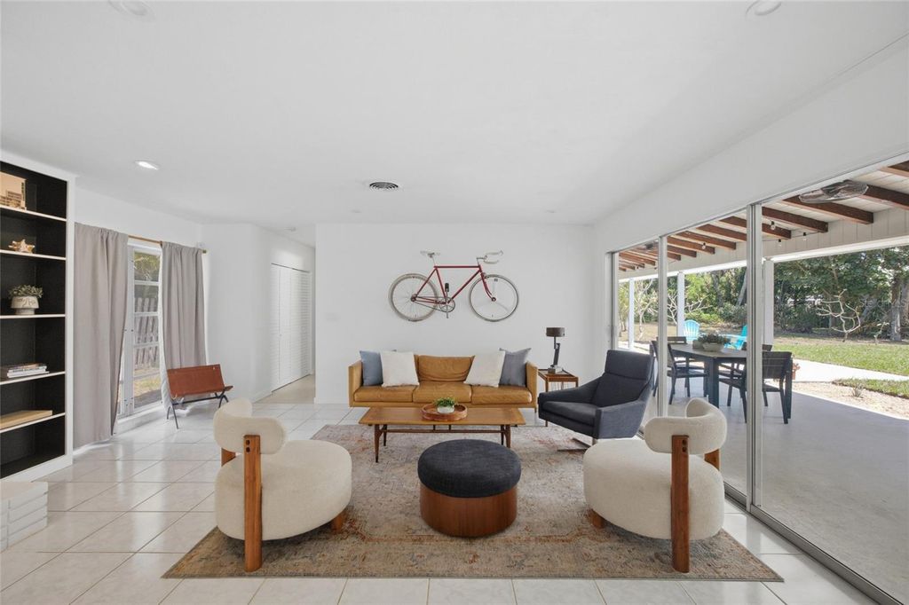 Photo of 615 Fontana Lane, Bradenton, FL 34209 (MLS # TB8492828)