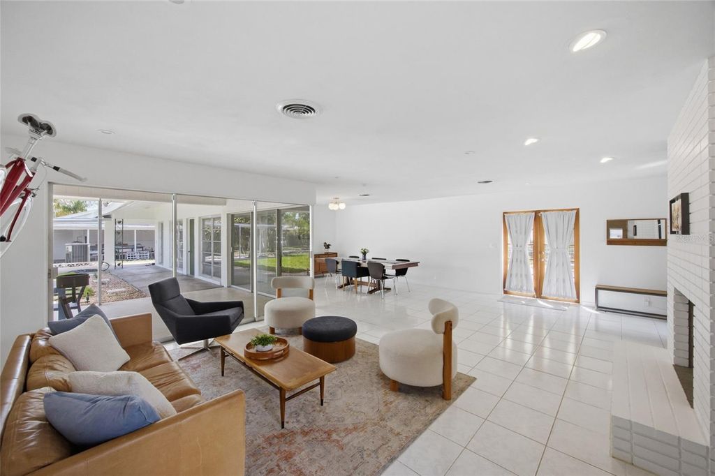 Photo of 615 Fontana Lane, Bradenton, FL 34209 (MLS # TB8492828)