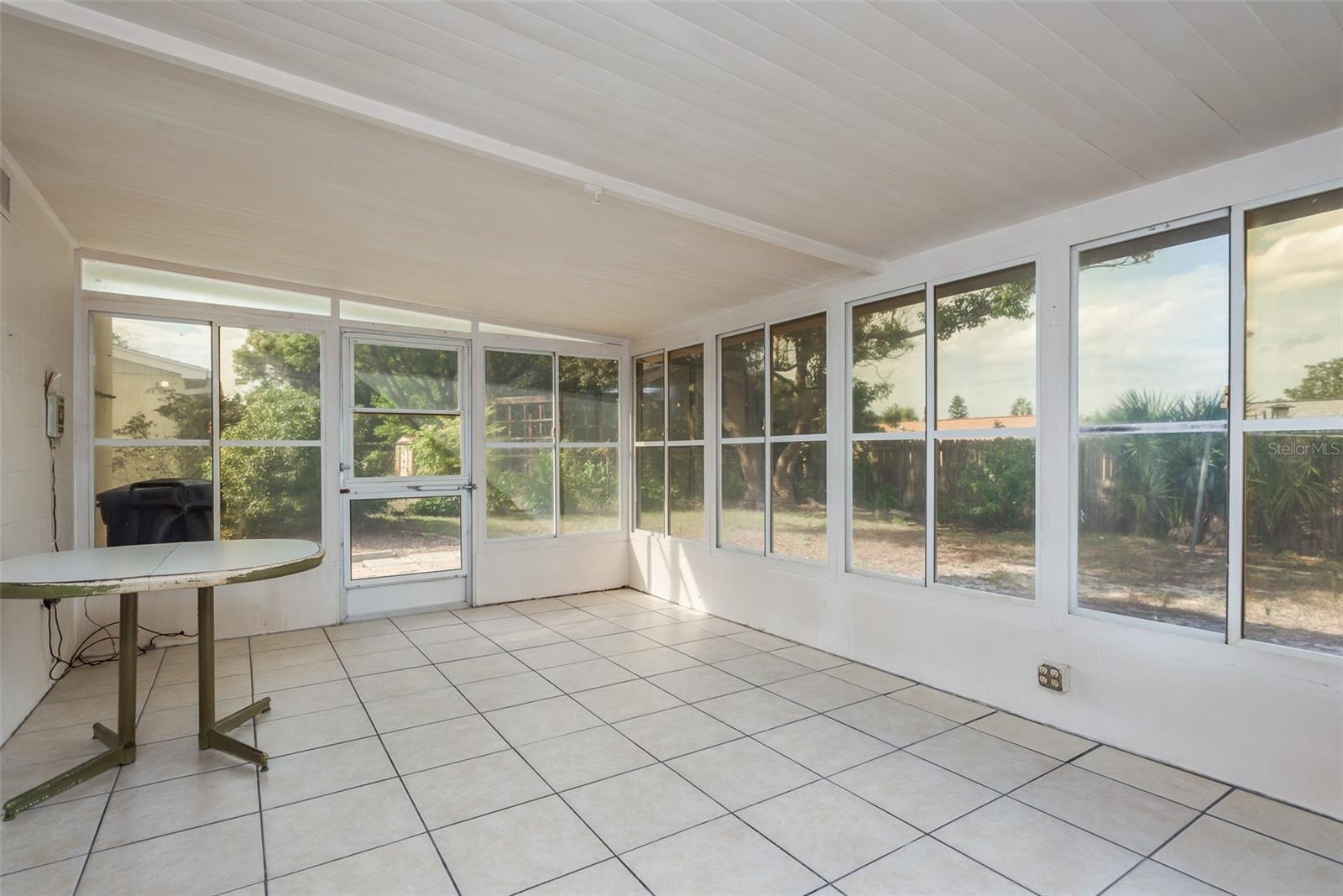 THE LAKES - Residential