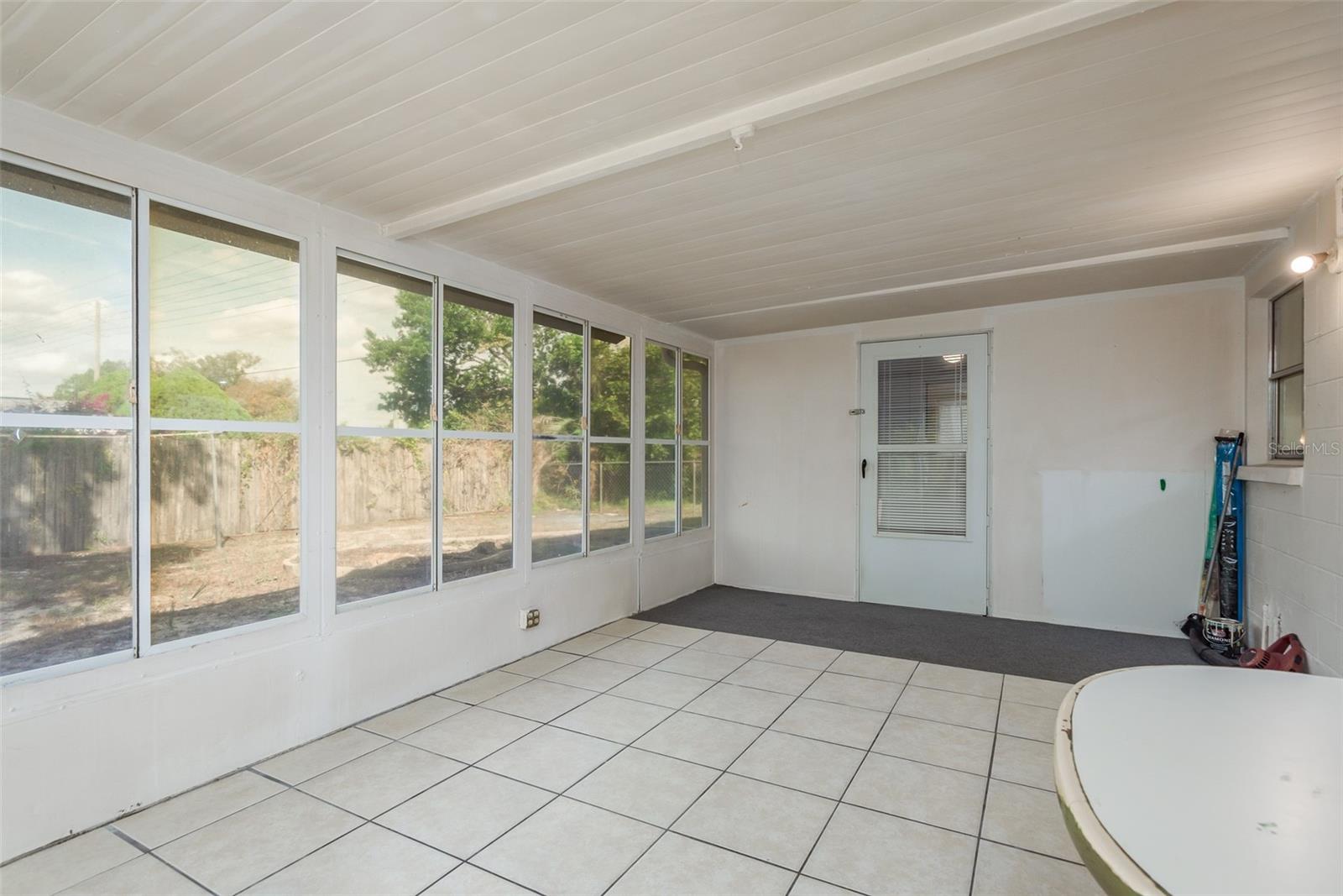 THE LAKES - Residential