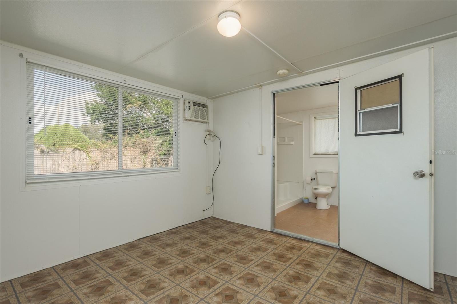 THE LAKES - Residential