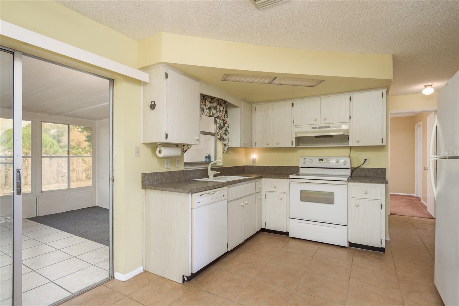 THE LAKES - Residential