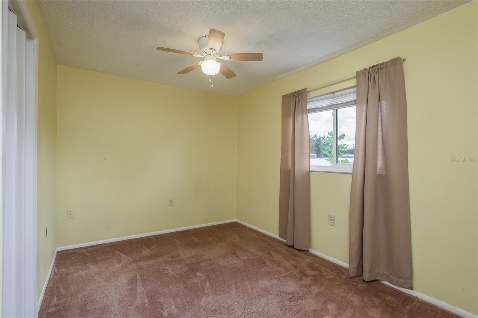 THE LAKES - Residential