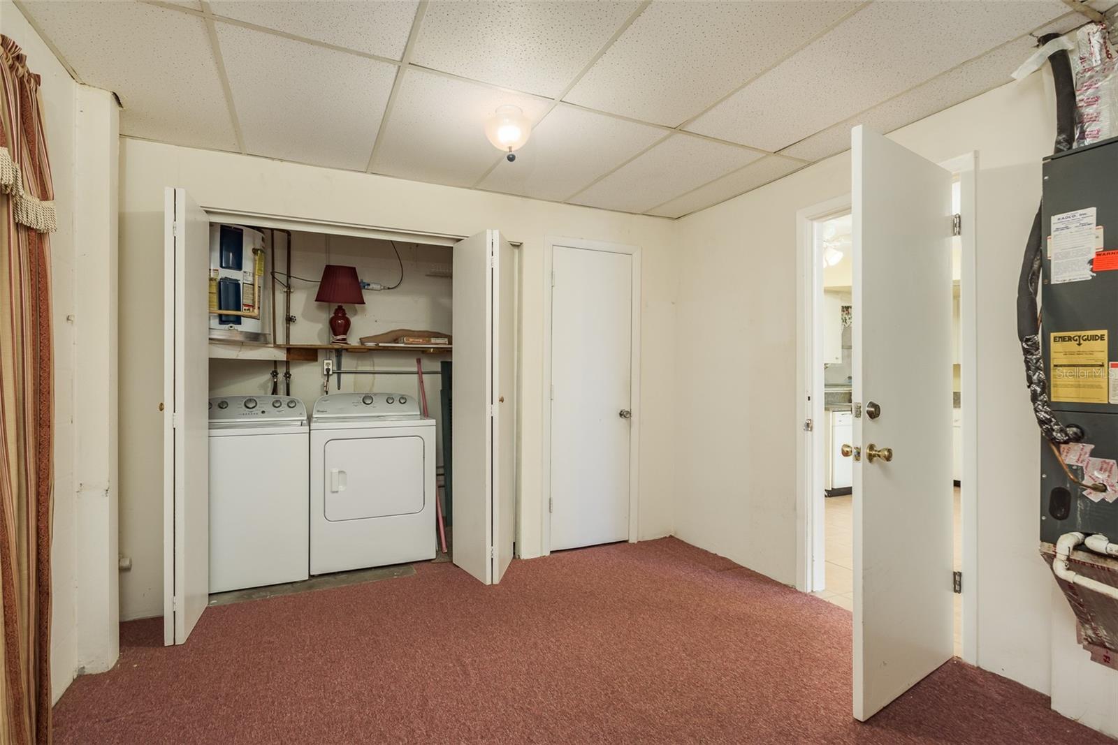 THE LAKES - Residential