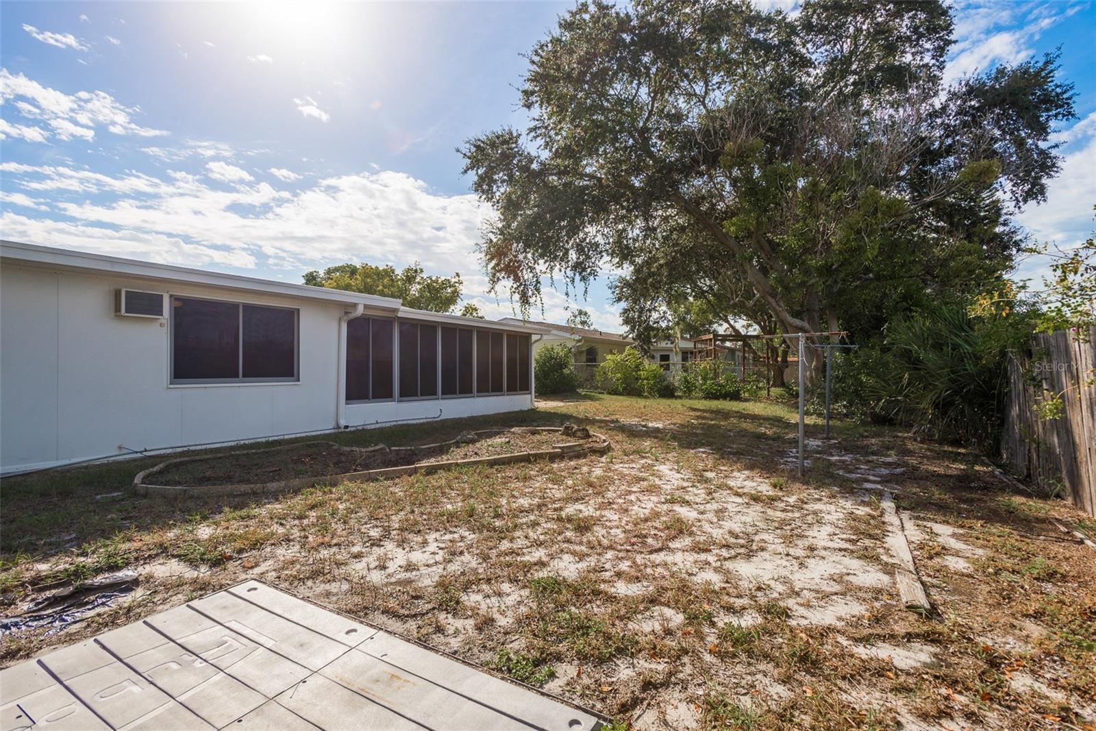 THE LAKES - Residential