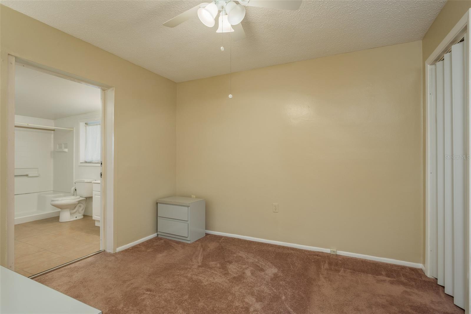 THE LAKES - Residential