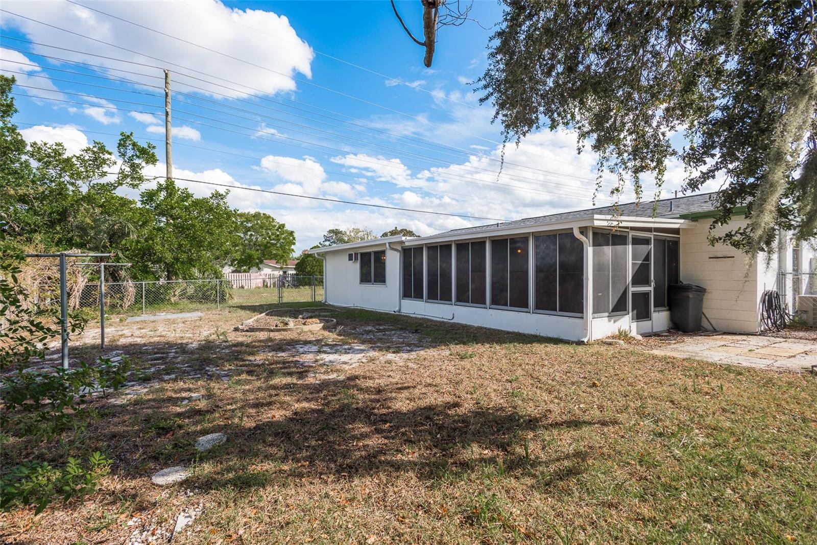 THE LAKES - Residential