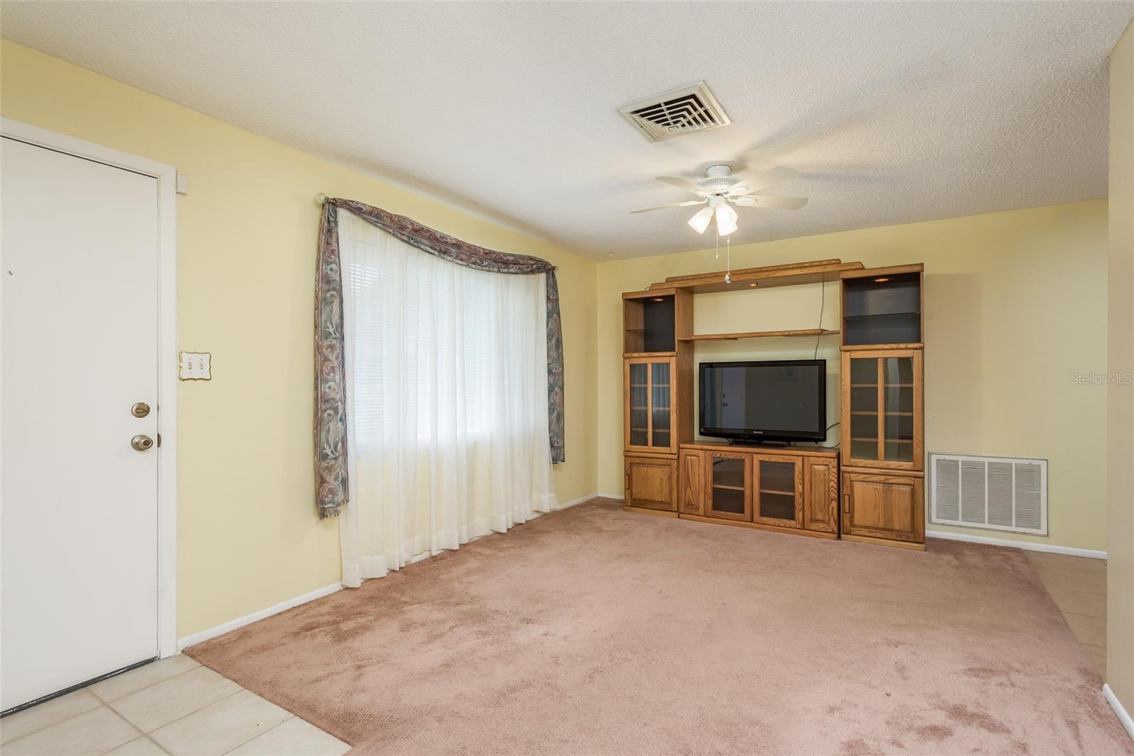 THE LAKES - Residential