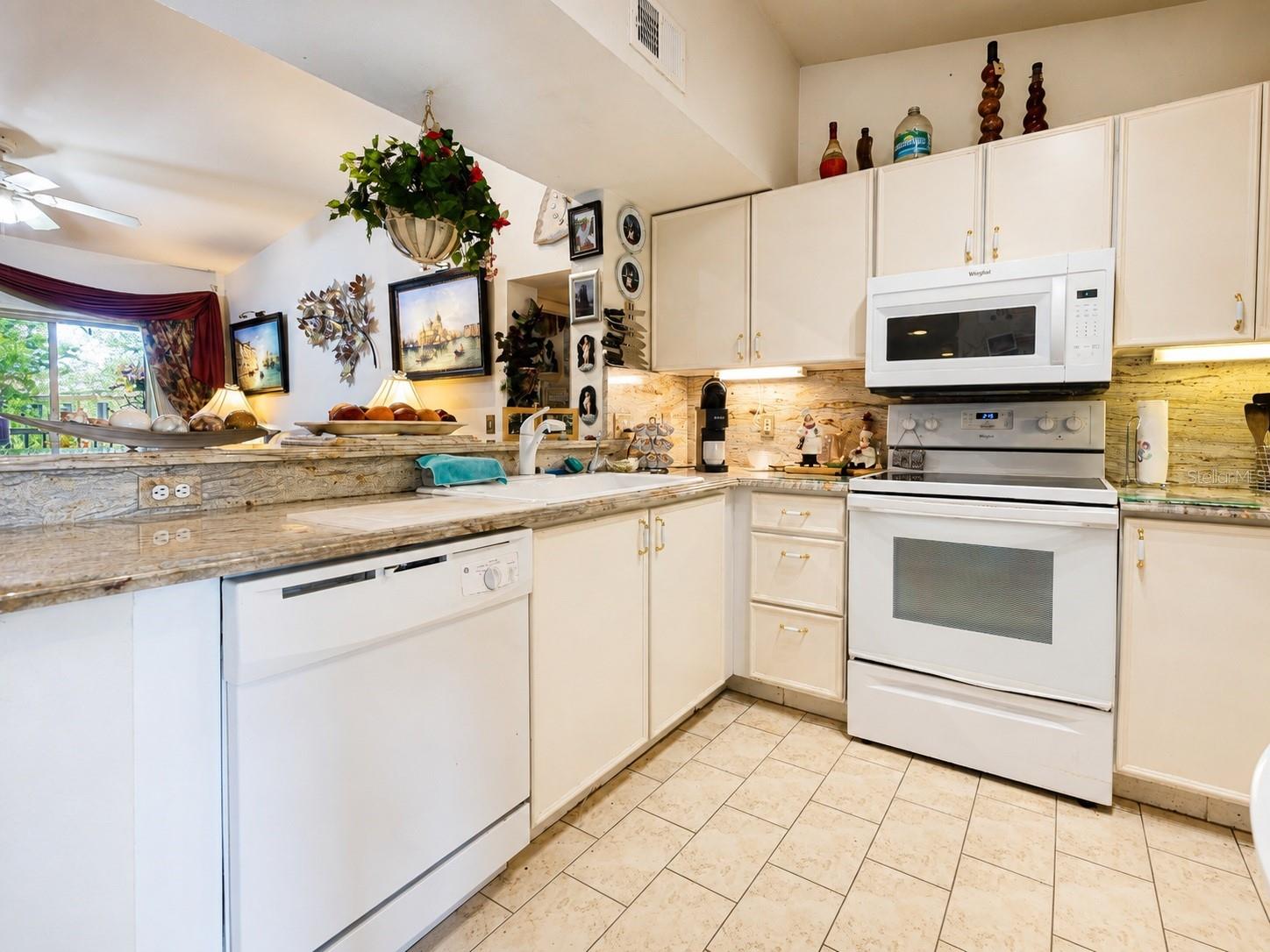8294 KEY ROYAL CIRCLE 1631