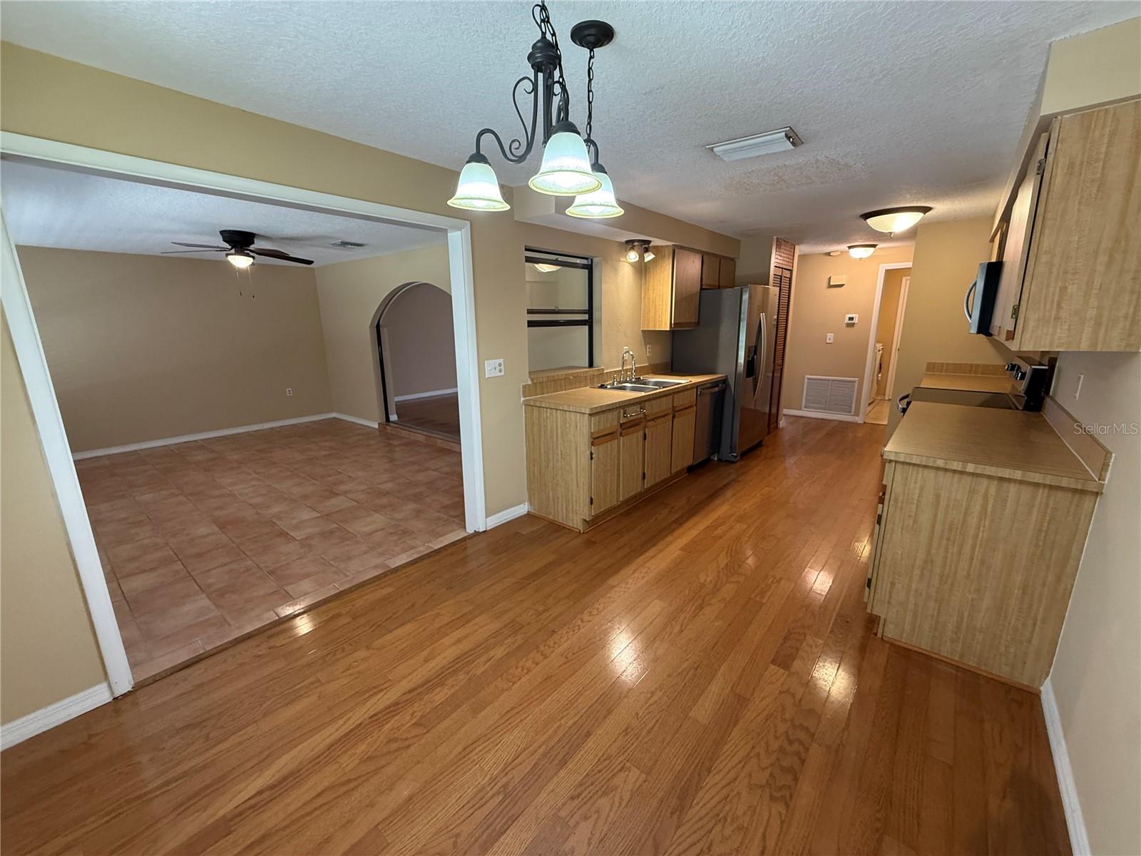 MANORS OF FOREST LAKES THE - Residential Lease