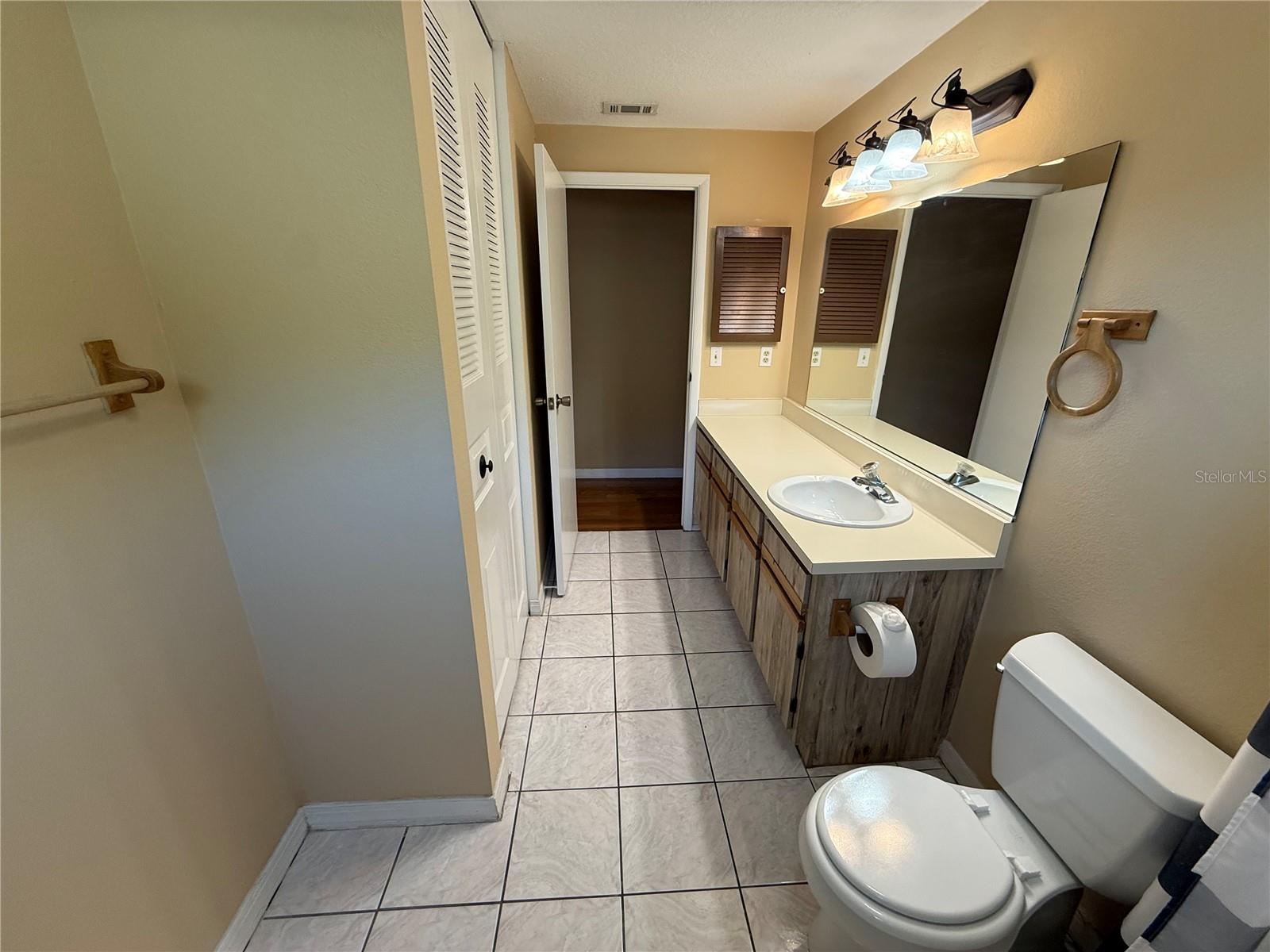 MANORS OF FOREST LAKES THE - Residential Lease