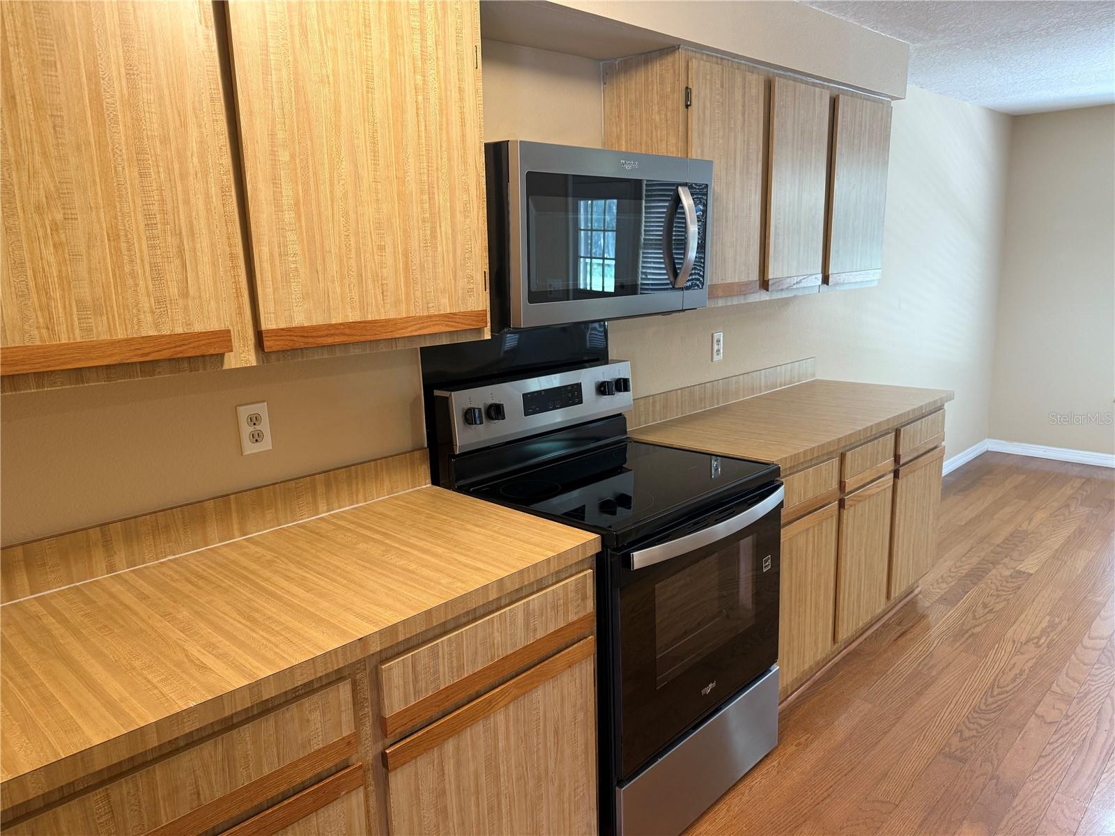 MANORS OF FOREST LAKES THE - Residential Lease