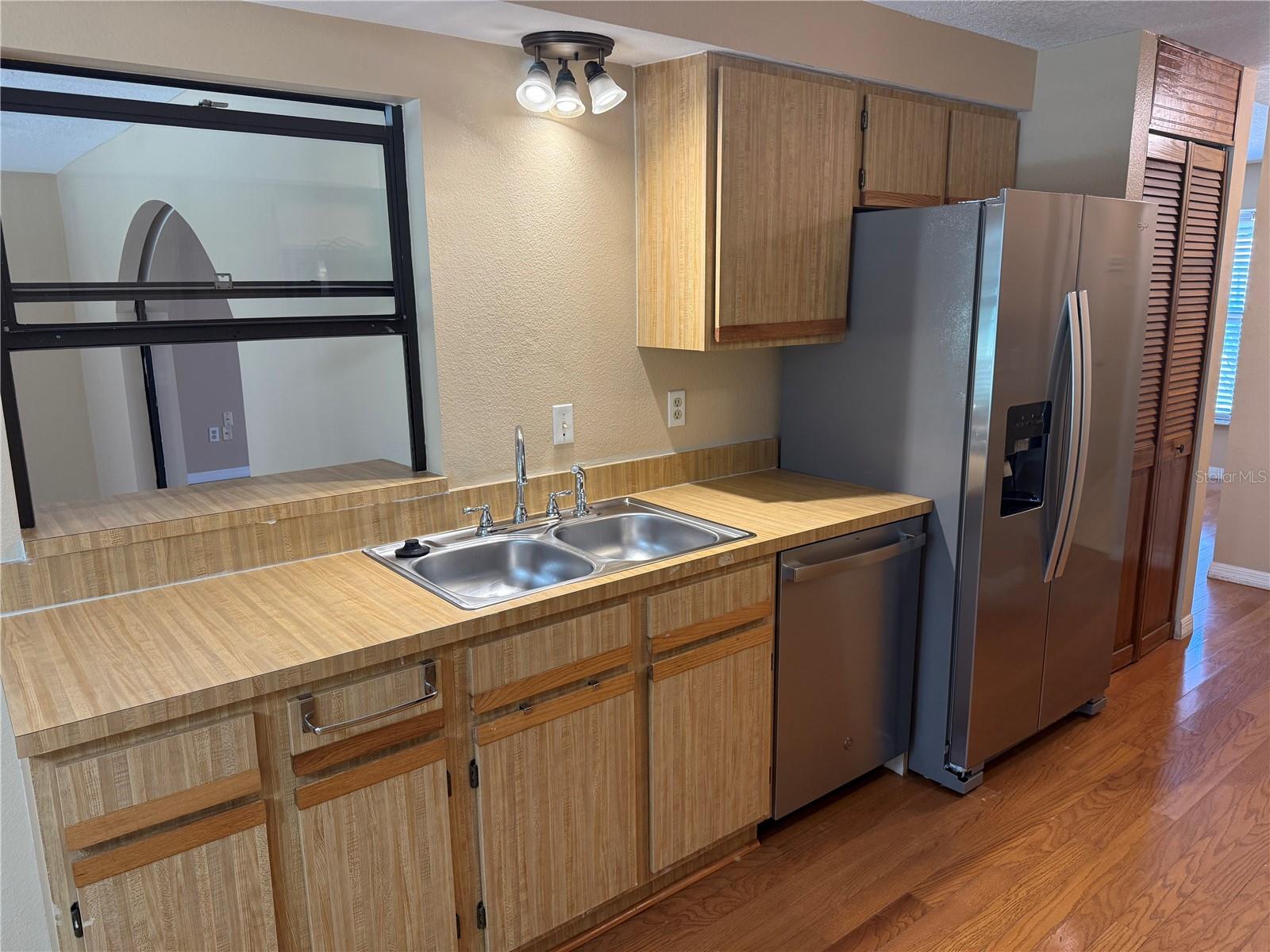 MANORS OF FOREST LAKES THE - Residential Lease