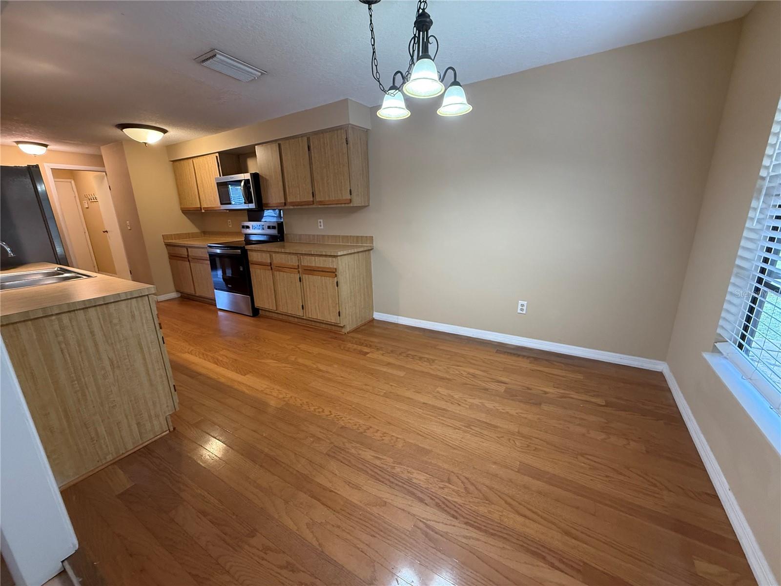 MANORS OF FOREST LAKES THE - Residential Lease