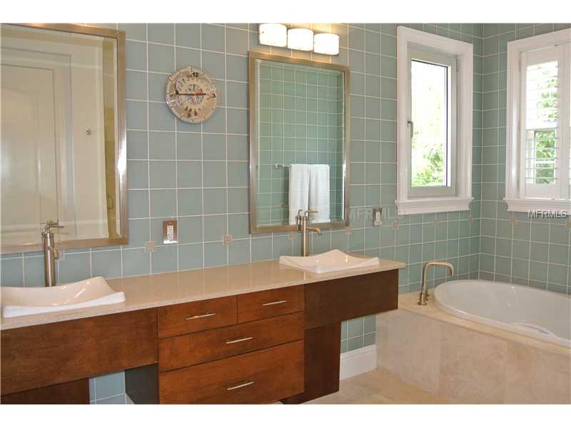 DAVIS ISLANDS - Residential