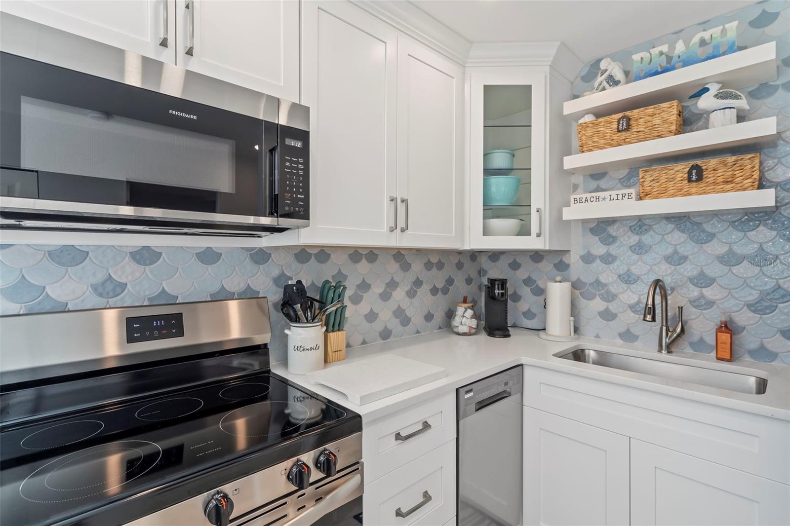 ENGLEWOOD SHORES - Residential Income