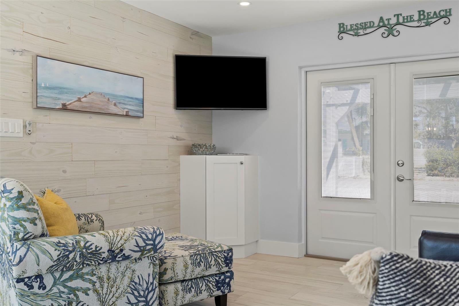 ENGLEWOOD SHORES - Residential Income