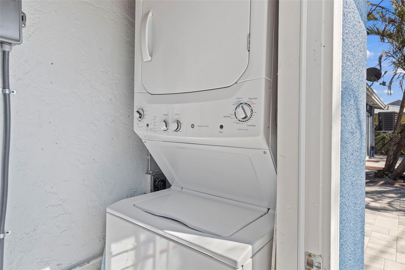 ENGLEWOOD SHORES - Residential Income