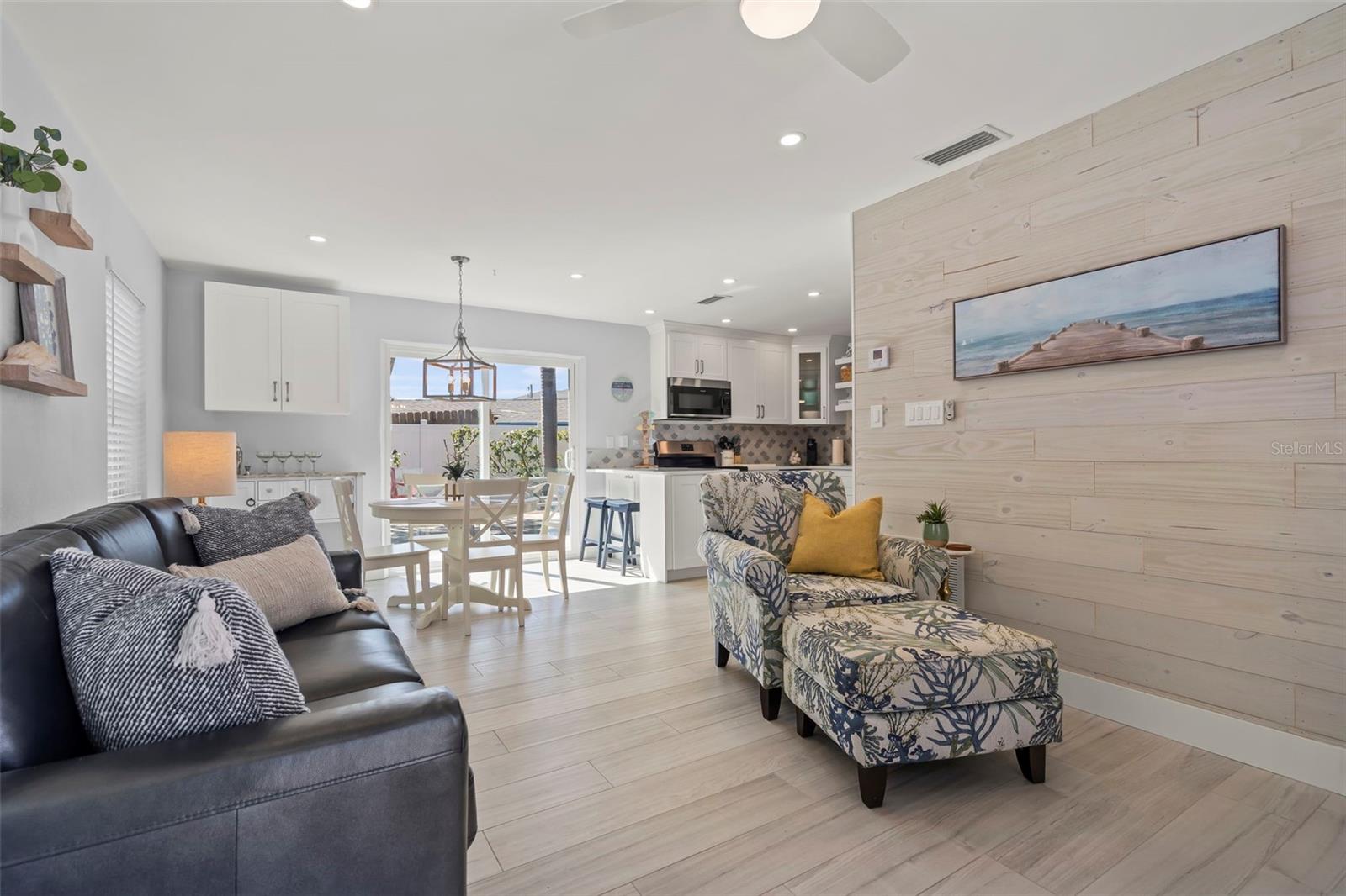 ENGLEWOOD SHORES - Residential Income