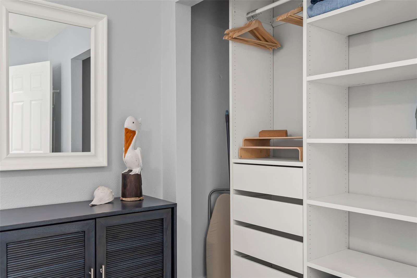 ENGLEWOOD SHORES - Residential Income