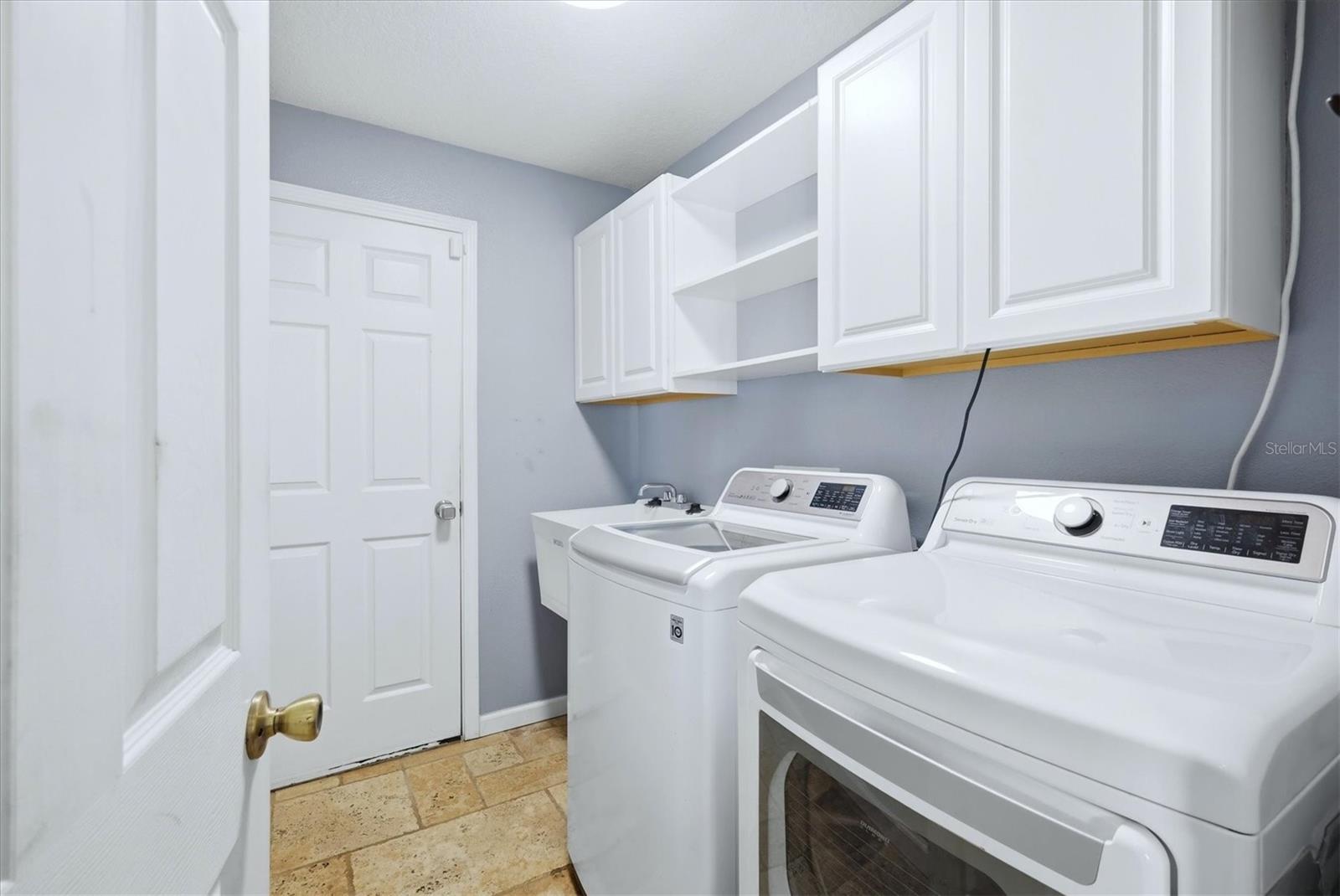 WINDMILL POINTE - Residential