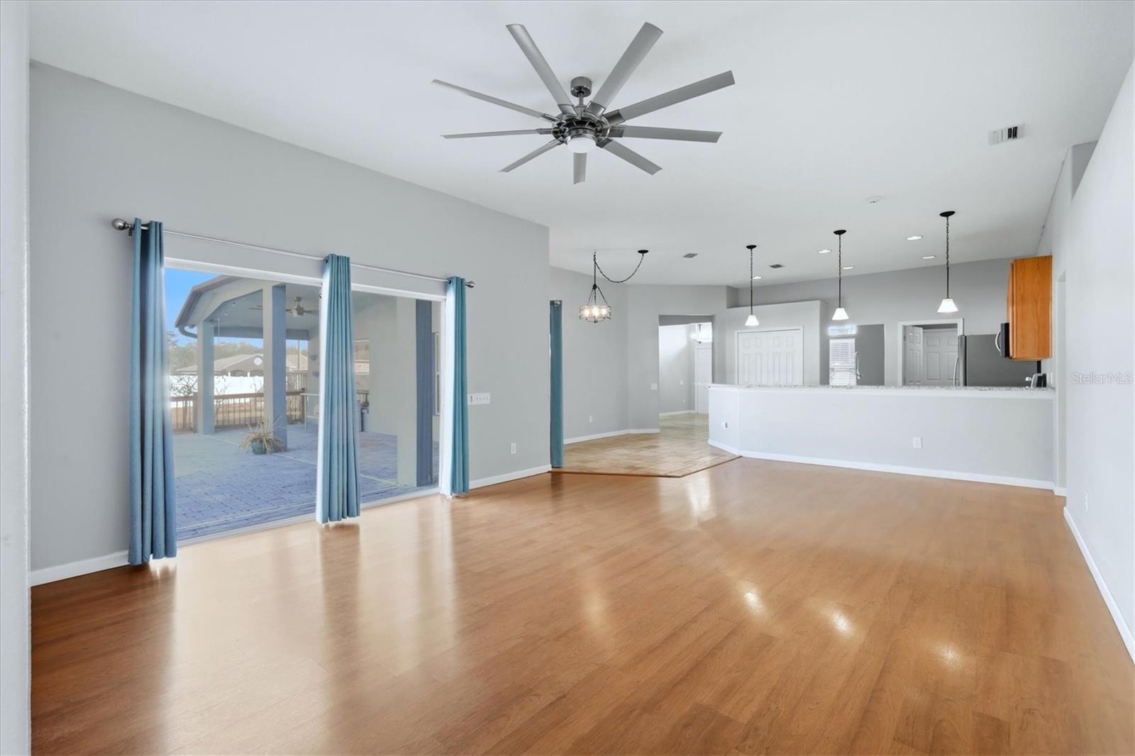 WINDMILL POINTE - Residential