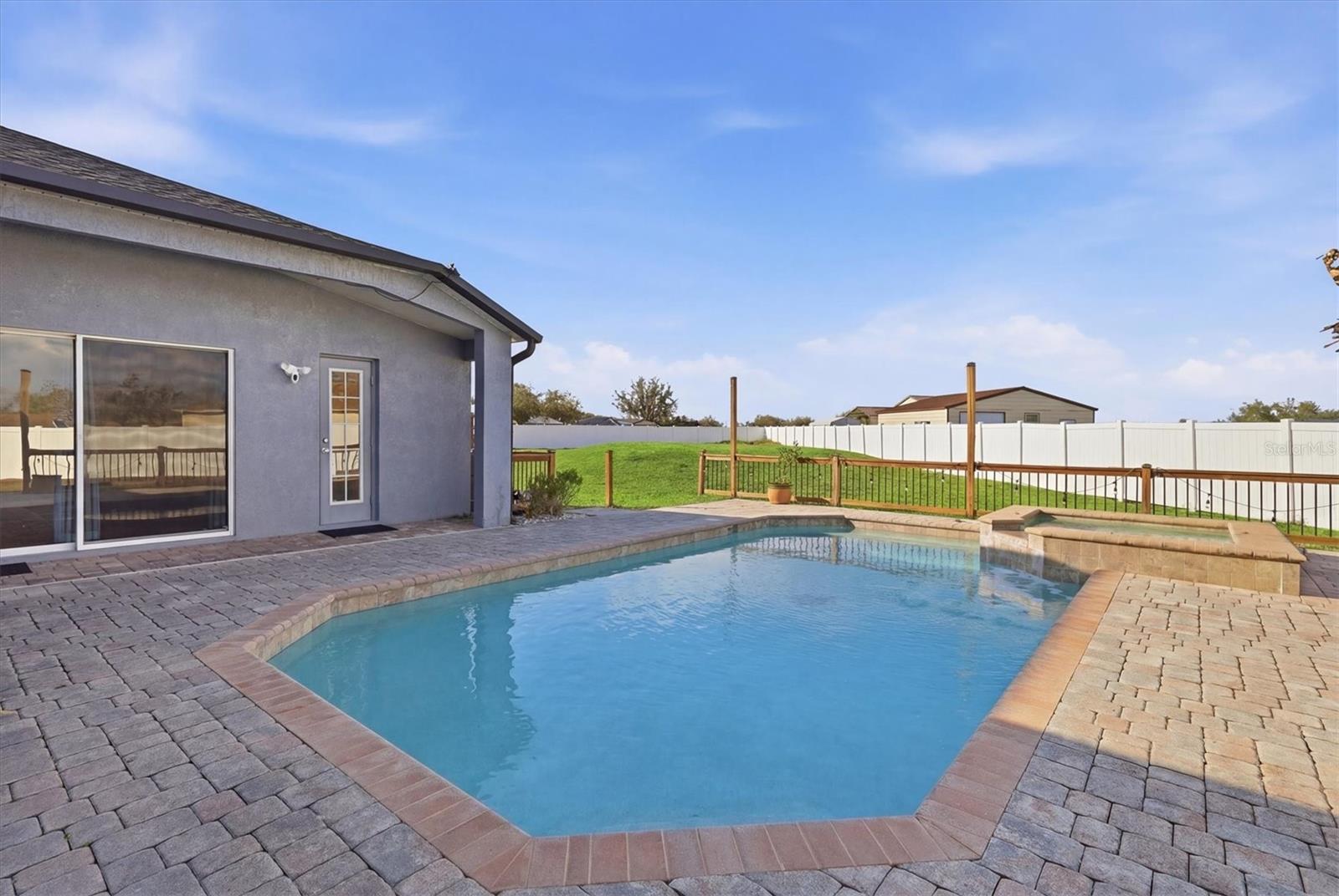 WINDMILL POINTE - Residential