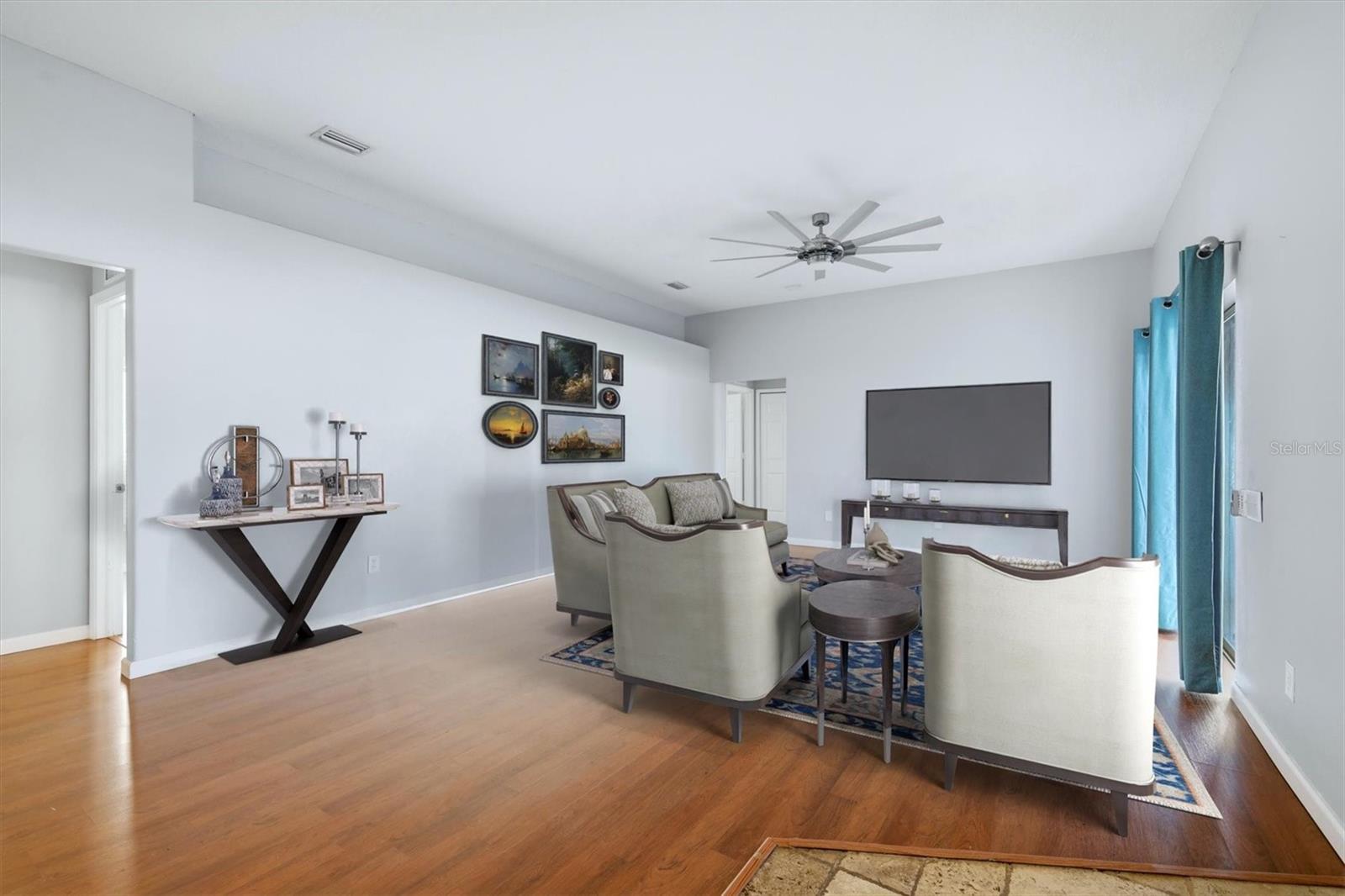 WINDMILL POINTE - Residential